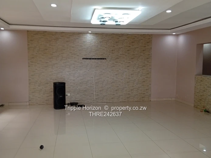 Modern 5-Bed Sandton Park Home with Stylish Kitchen & Borehole