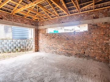 4 Bedroom Flat & Apartment