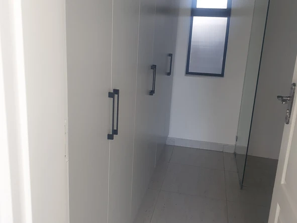 2 Bedroom Flat & Apartment