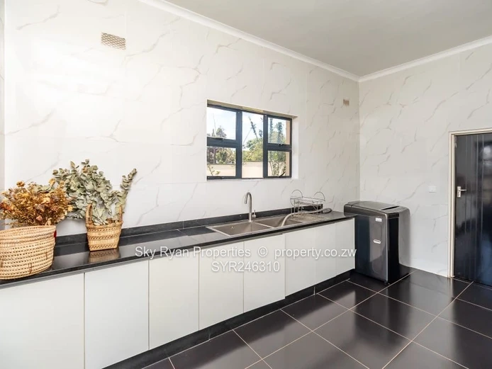 Gletwin Park House For Sale