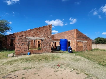 6 Bedroom House