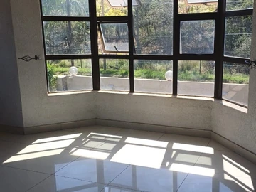 3 Bedroom Flat & Apartment