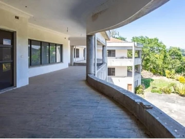6 Bedroom House