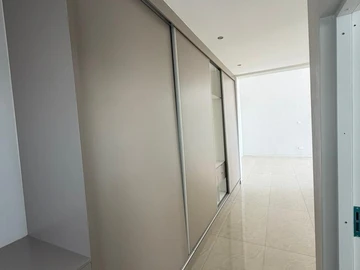 4 Bedroom Flat & Apartment