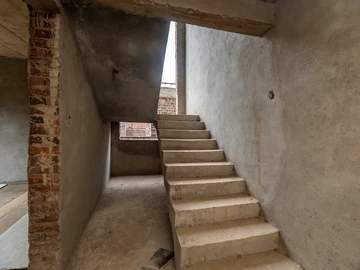 4 Bedroom Flat & Apartment