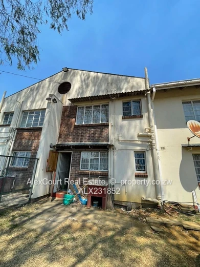 Well-Kept Townhouse Flat in Mt Pleasant