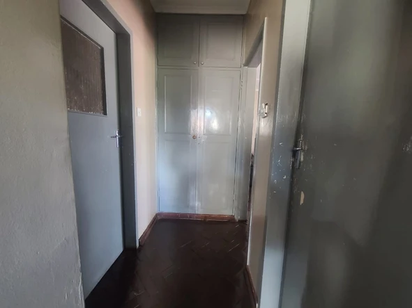 2 Bedroom Flat & Apartment