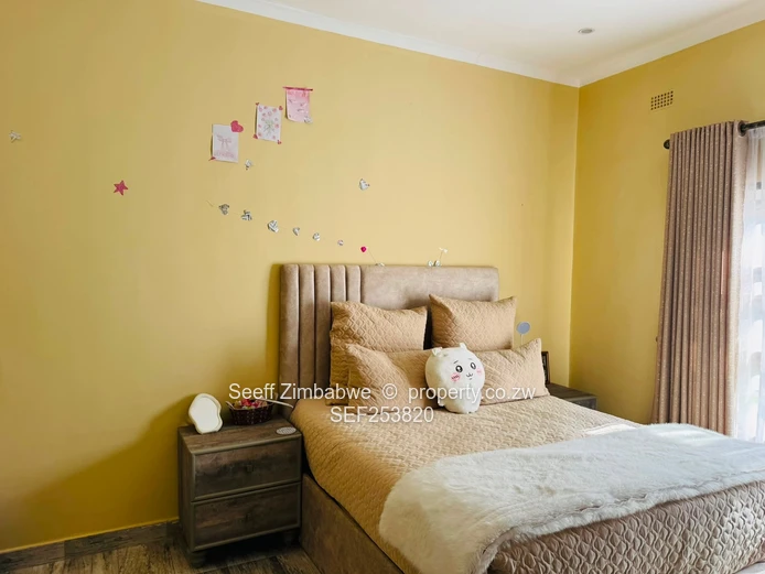 Modern 5-Bed Luxury Residence for sale in Quinnington, Borrowdale
