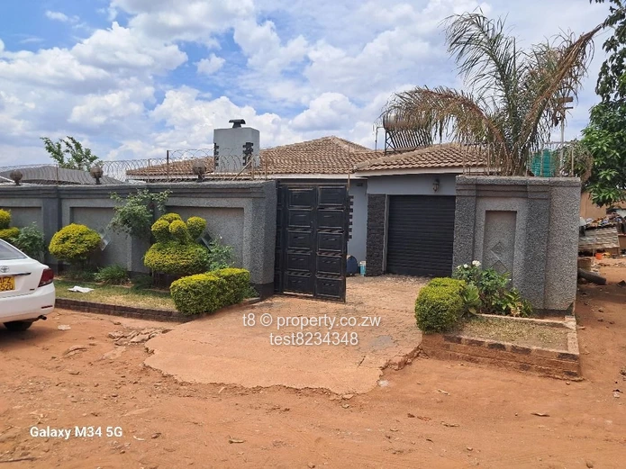 Spacious 4-Bed Home in Marimba Park — Garage & Fitted Kitchen