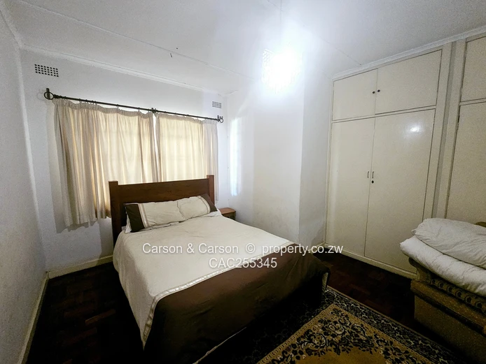 3 beds house for rent