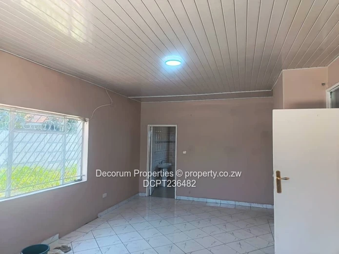 Marlborough 4-Bed Home — Paved Drive, Water Tank & Secure