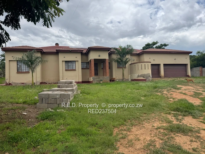 A versatile property offering space, sustainability, and opportunity In  Beuna Vista !