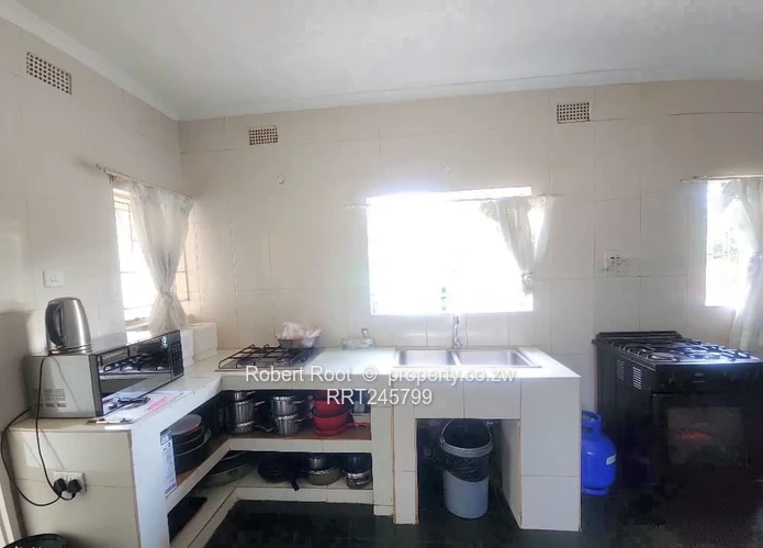 Neat 4 Bedroom House to Rent In Greendale