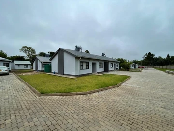 3 Bedroom Flat & Apartment