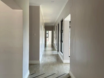 4 Bedroom Flat & Apartment