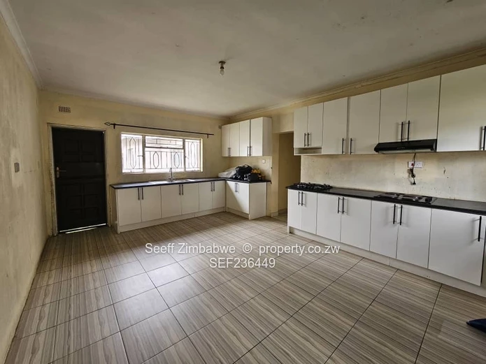 Exclusive 5-Bedroom Residence With Premium Amenities In Monavale 