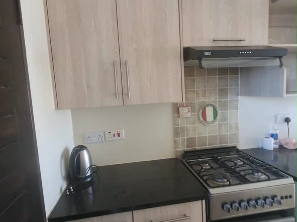 2 Bedroom Flat & Apartment