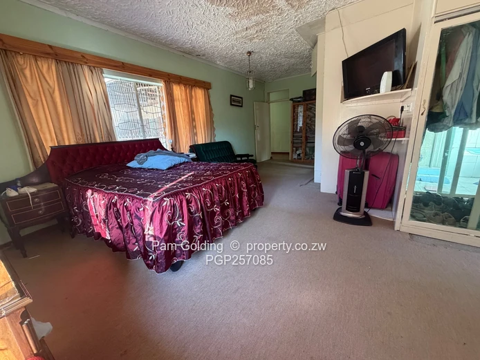 House for Sale in Hillside