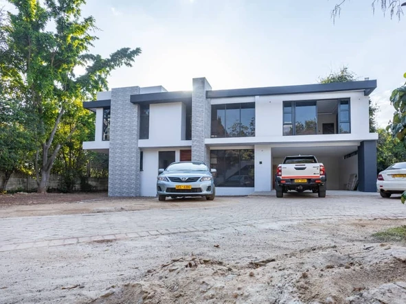 8 Unit Townhouse Complex