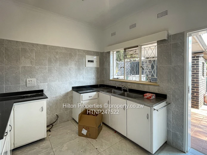 Marlborough 2-Bed Garden Flat — Veranda, Borehole & Lawn