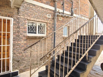 2 Bedroom Flat & Apartment