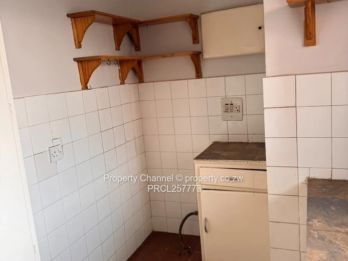 1-Bed Garden Flat in Avenues — Parquet Floors & Borehole