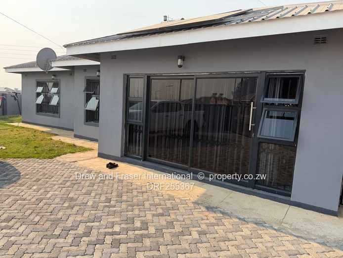 Modern 4-Bed Gated Home with Borehole & Solar Geysers, Mabvazuva