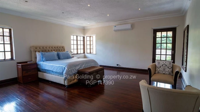 Stunning Executive Home In An Exclusive Complex