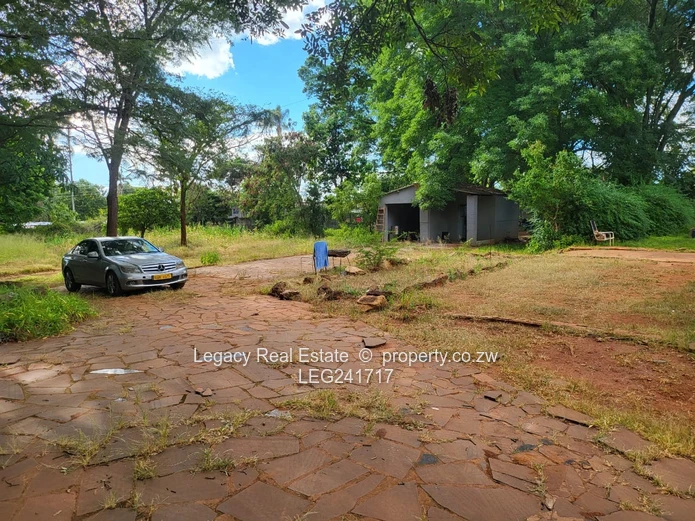 Prime Highlands Estate – Land with Existing 3-Bedroom House