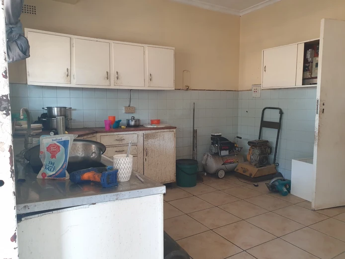 Greendale house to rent for offices 