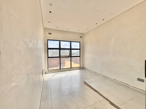 3 Bedroom Flat & Apartment