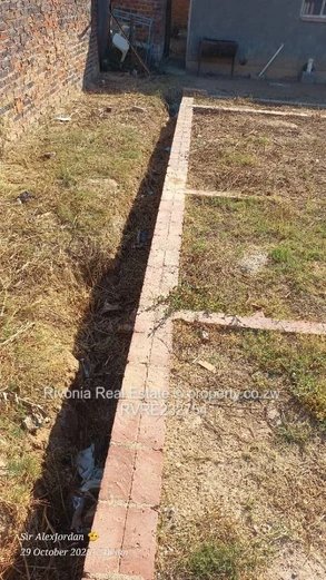 300m² Fully  Serviced Stand with box  Damofalls (Sole Mandate)