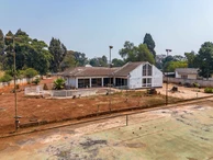 6 Bedroom House