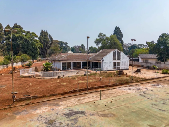 6 Bedroom House