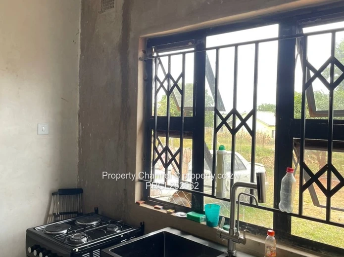 Bright Tiled 3-Bed House with Secure Verandah - Hatcliffe