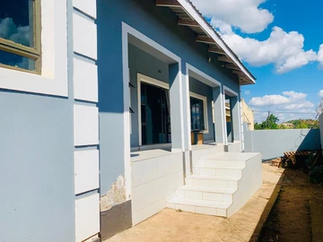 7 Bedroom Flat & Apartment