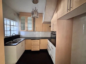 3 Bedroom Flat & Apartment