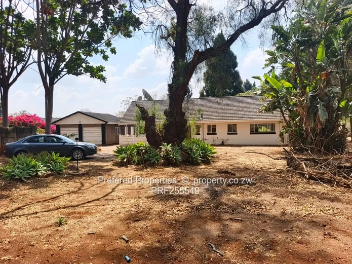 Marlborough Bungalow: 3-Bed, 4049m² Plot & Borehole