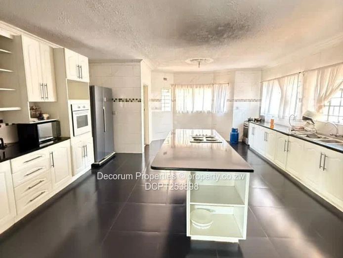 House For Sale: Borrowdale  Quinnington  (Sole Mandate)