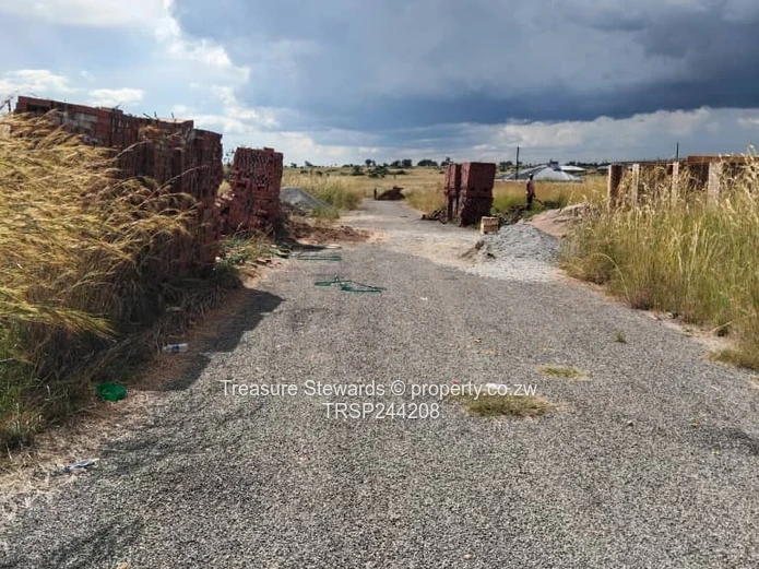 Nyabira Penrose Stand For Sale