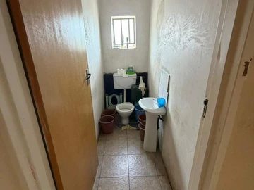 2 Bedroom Flat & Apartment