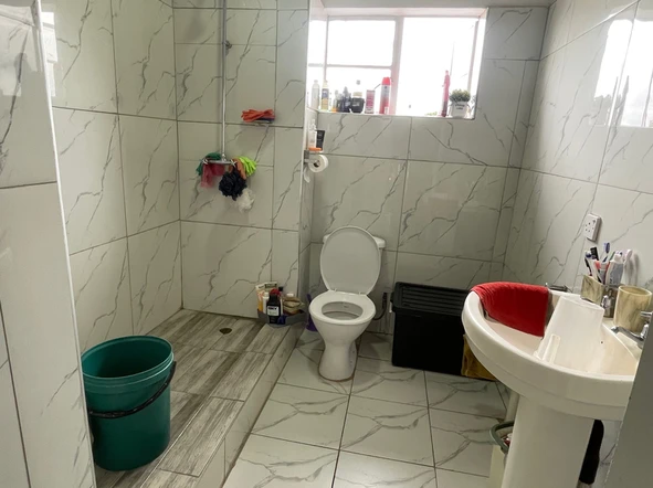 2 Bedroom Flat & Apartment