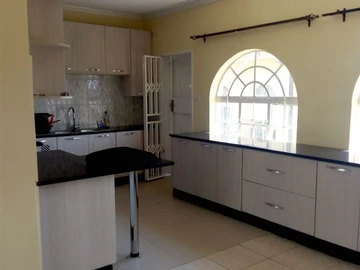 3 Bedroom Flat & Apartment