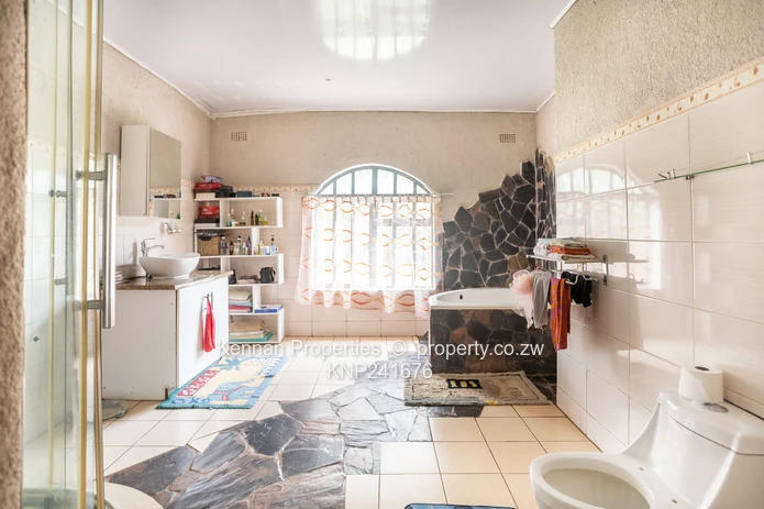 Double Storey Home In Brooke View