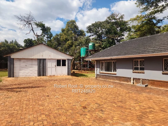 Prime Commercial Space to Let  In Helensvale