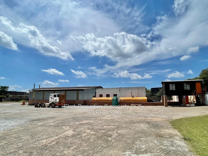 Exceptional warehouse with generous yard space