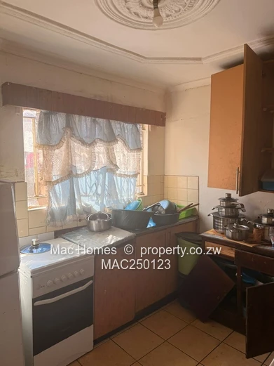 Dzivarasekwa Gunhill House for sale  (Sole Mandate)