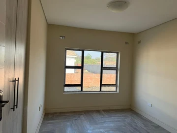 4 Bedroom Flat & Apartment