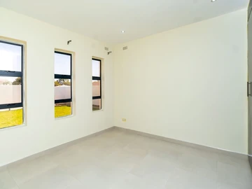 3 Bedroom Flat & Apartment