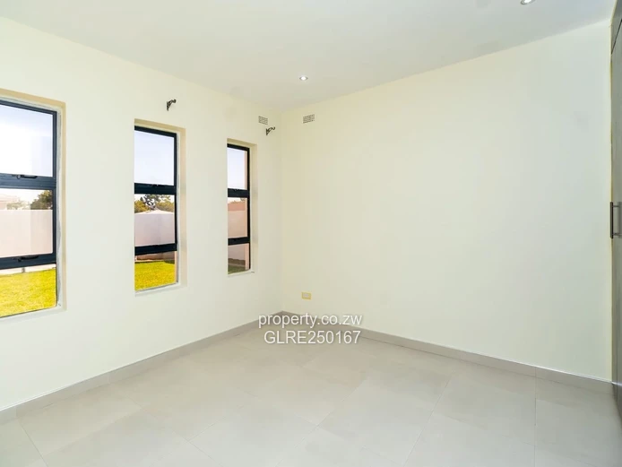 Modern 3-Bed Flat in Greendale - Borehole & Carport